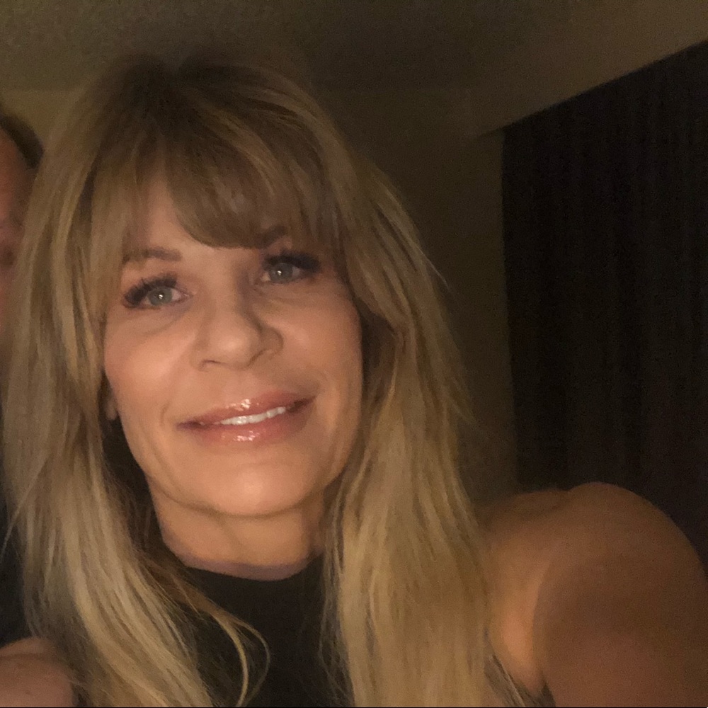 Meet your Posher, Elaine